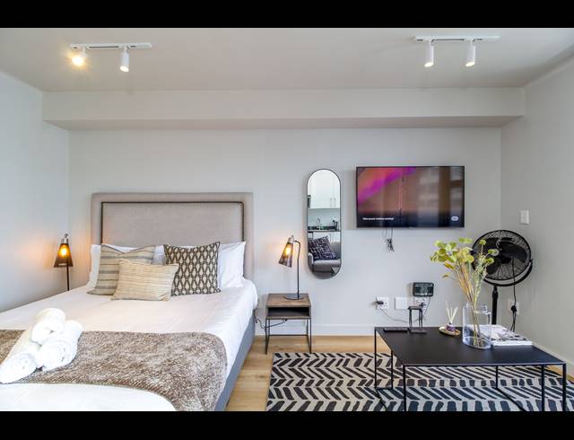 0.5 BEDROOM APARTMENT FOR SALE IN CAPE TOWN CITY CENTRE